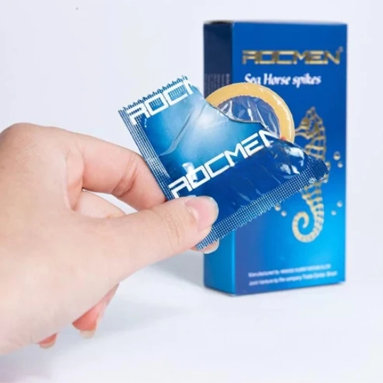 Bao cao su Rocmen xanh hộp 10 cái - tăng khoái cảm cho bạn tình.
